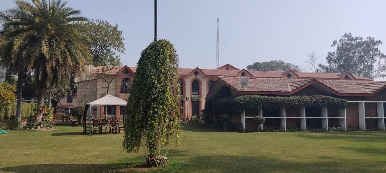 Ashok Country Resort Γκουργκάον Εξωτερικό φωτογραφία